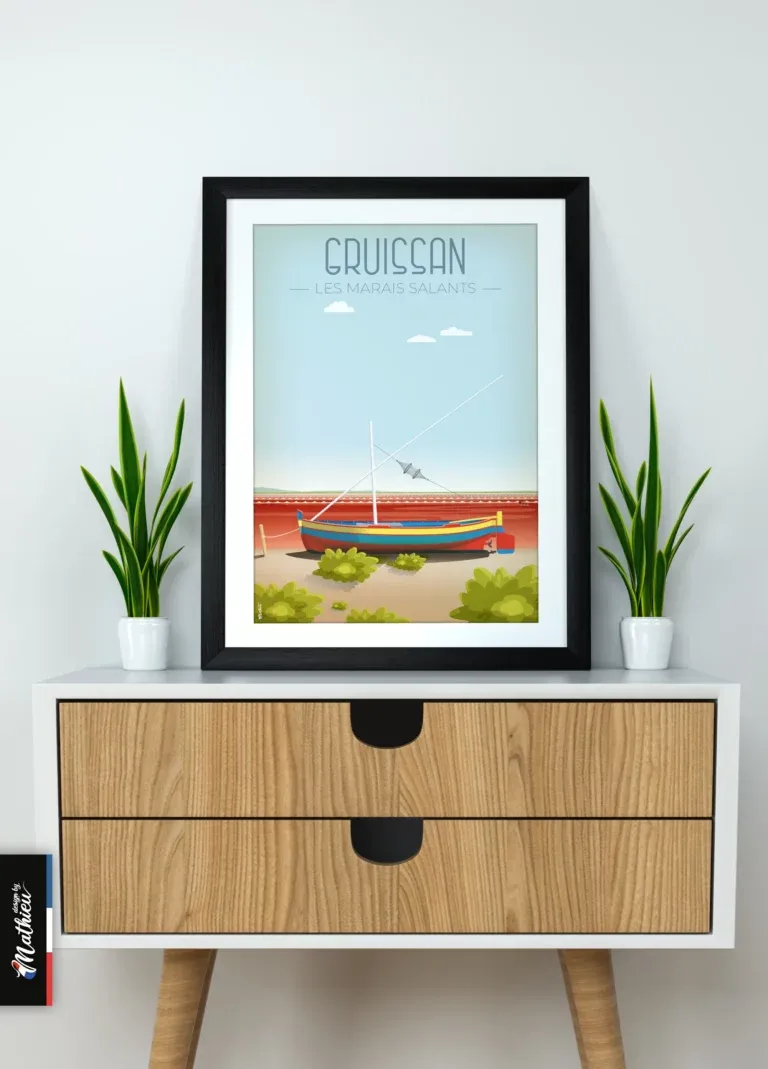 Poster des Salins de Gruissan encadré sur commode avec plantes