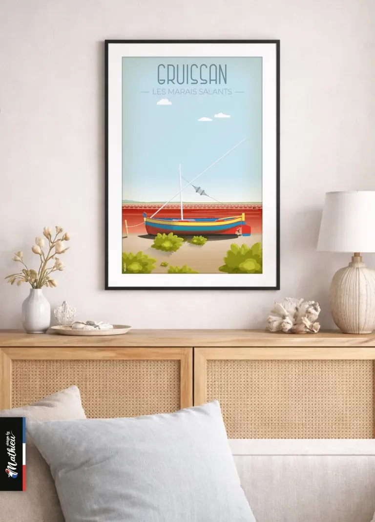 Poster des Salins de Gruissan encadré sur buffet dans un salon moderne