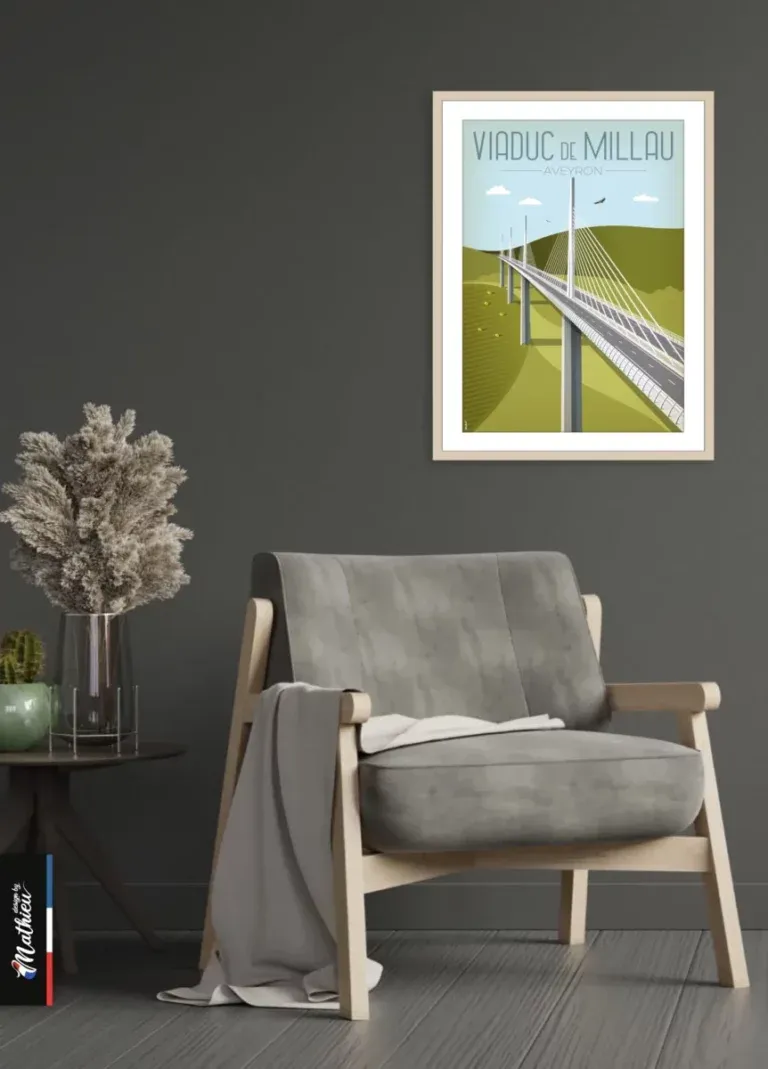 Poster Viaduc de Millau mis en valeur sur un mur anthracite, décoration murale chic.